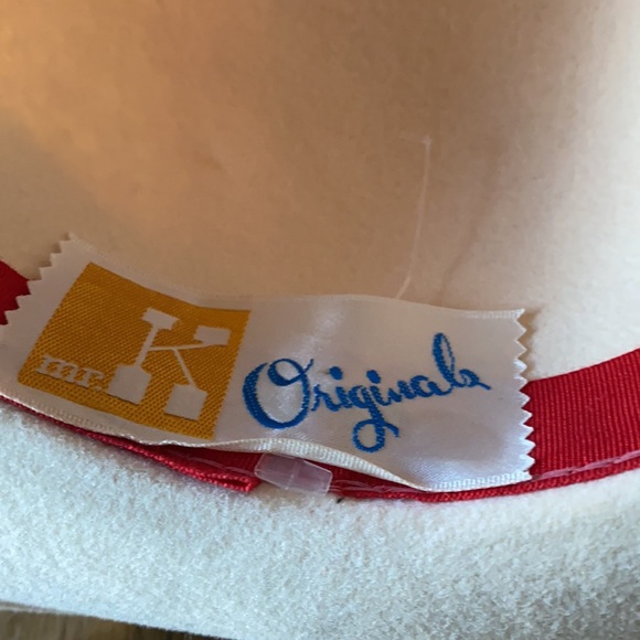 White and black hat - Picture 5 of 5